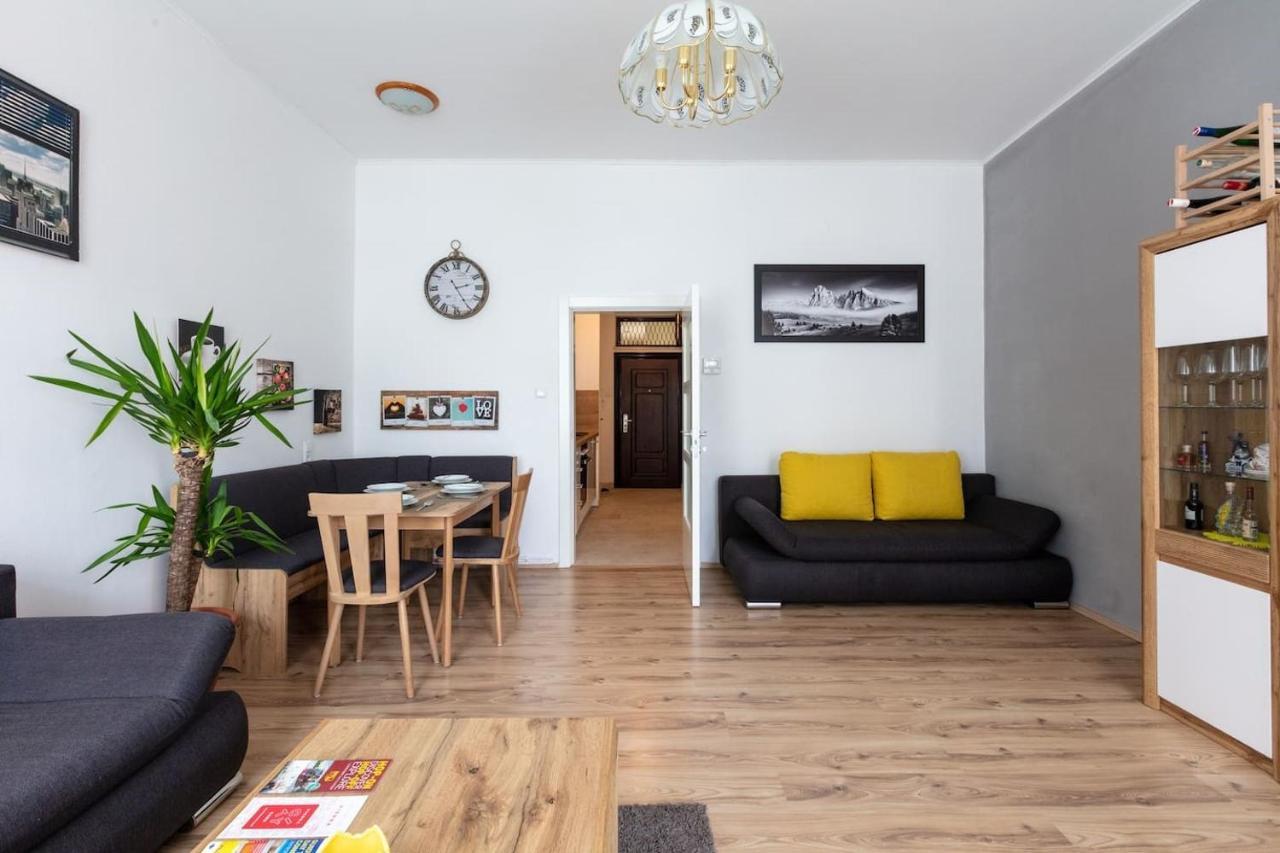 Sunny Renovated Apartment Close To Downtown Wien Exteriör bild