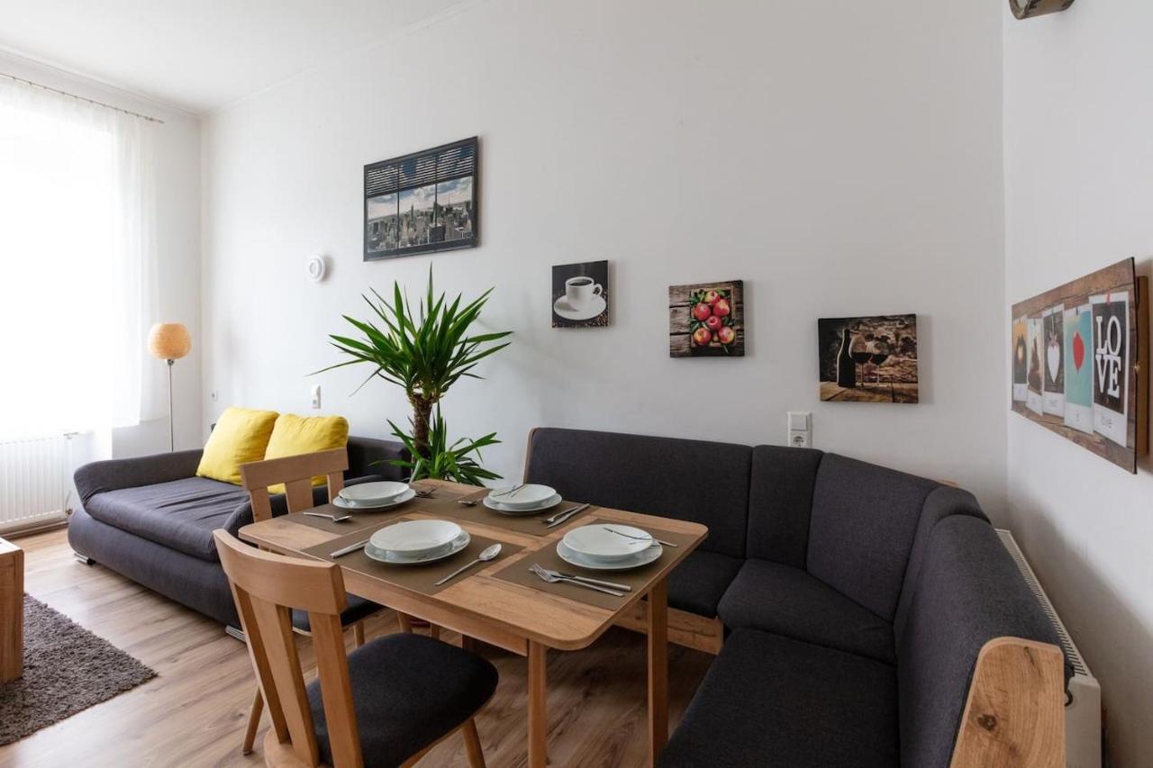 Sunny Renovated Apartment Close To Downtown Wien Exteriör bild