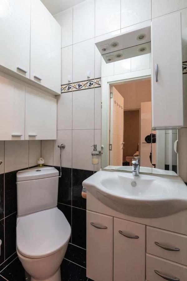Sunny Renovated Apartment Close To Downtown Wien Exteriör bild