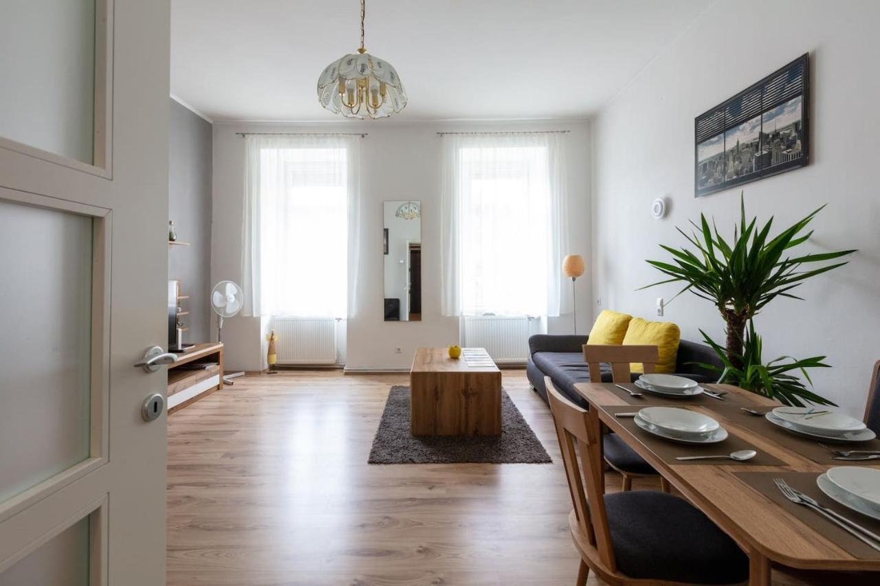 Sunny Renovated Apartment Close To Downtown Wien Exteriör bild
