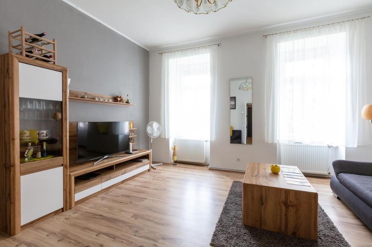 Sunny Renovated Apartment Close To Downtown Wien Exteriör bild